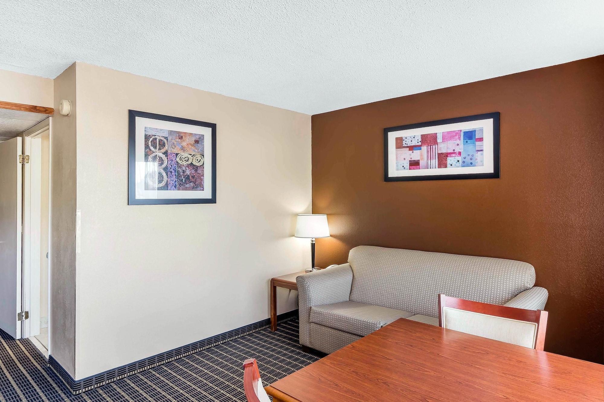 Quality Inn & Suites Sevierville - Pigeon Forge Exterior photo