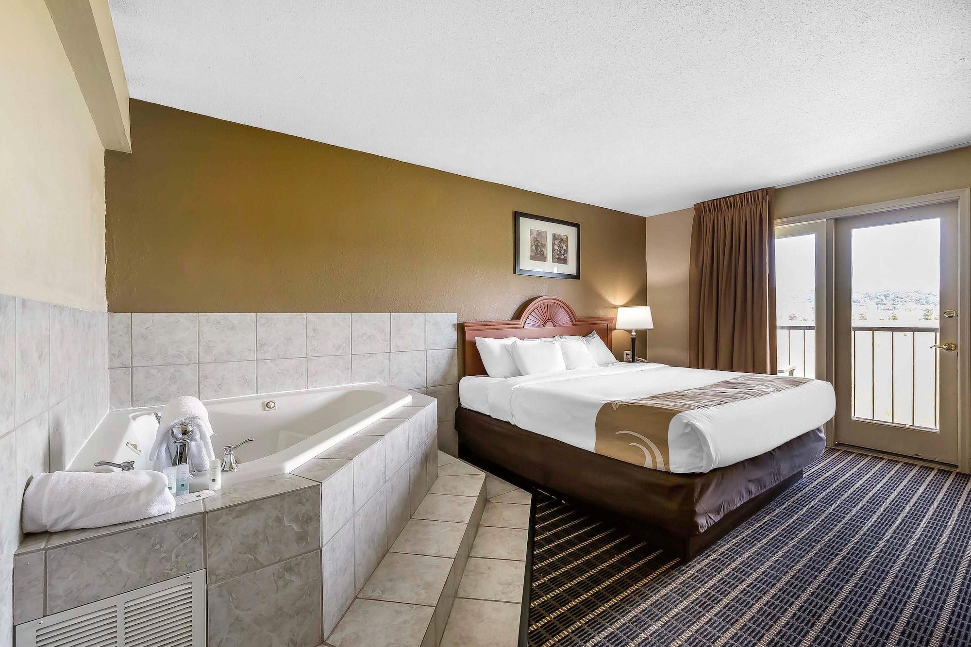 Quality Inn & Suites Sevierville - Pigeon Forge Exterior photo