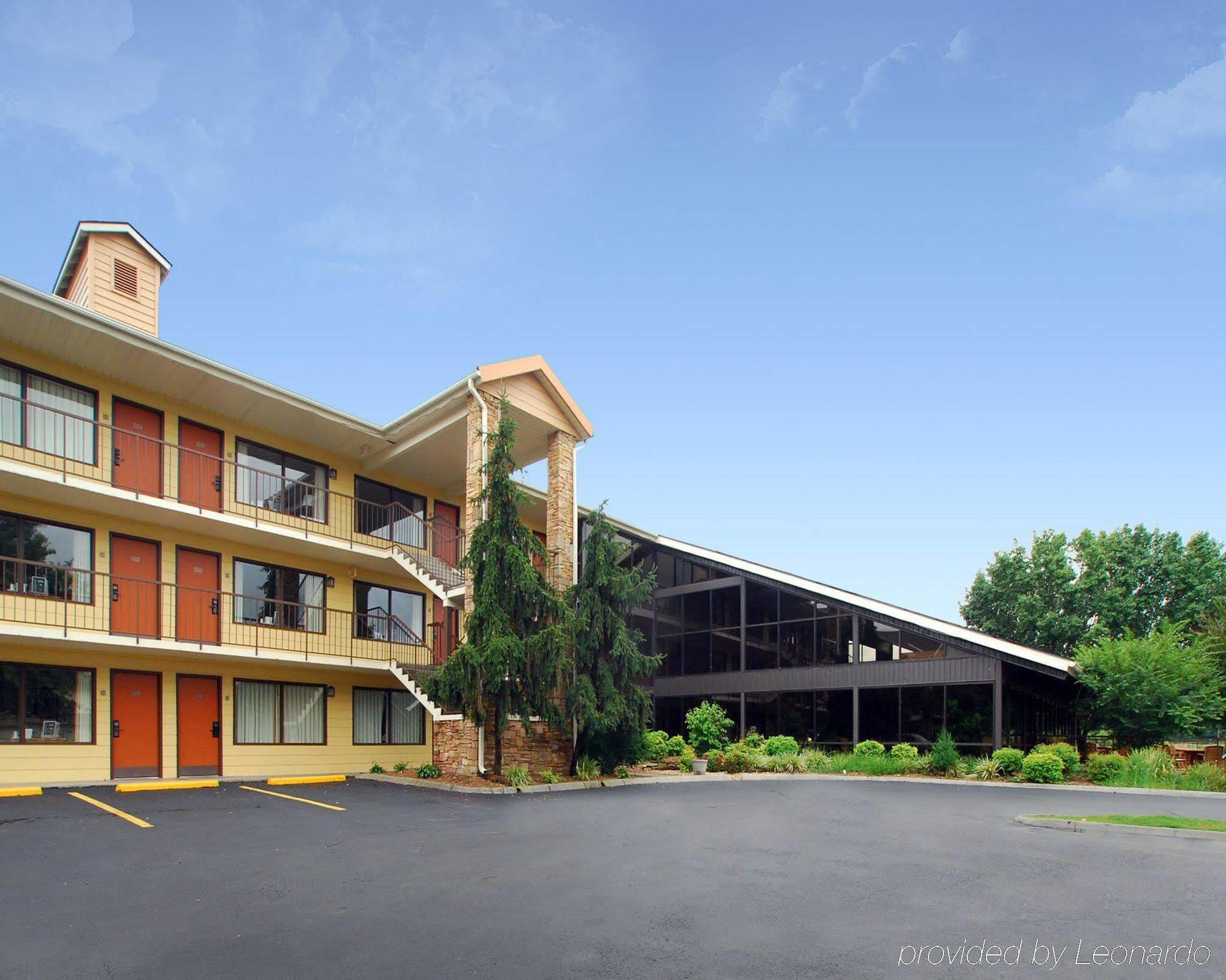 Quality Inn & Suites Sevierville - Pigeon Forge Exterior photo