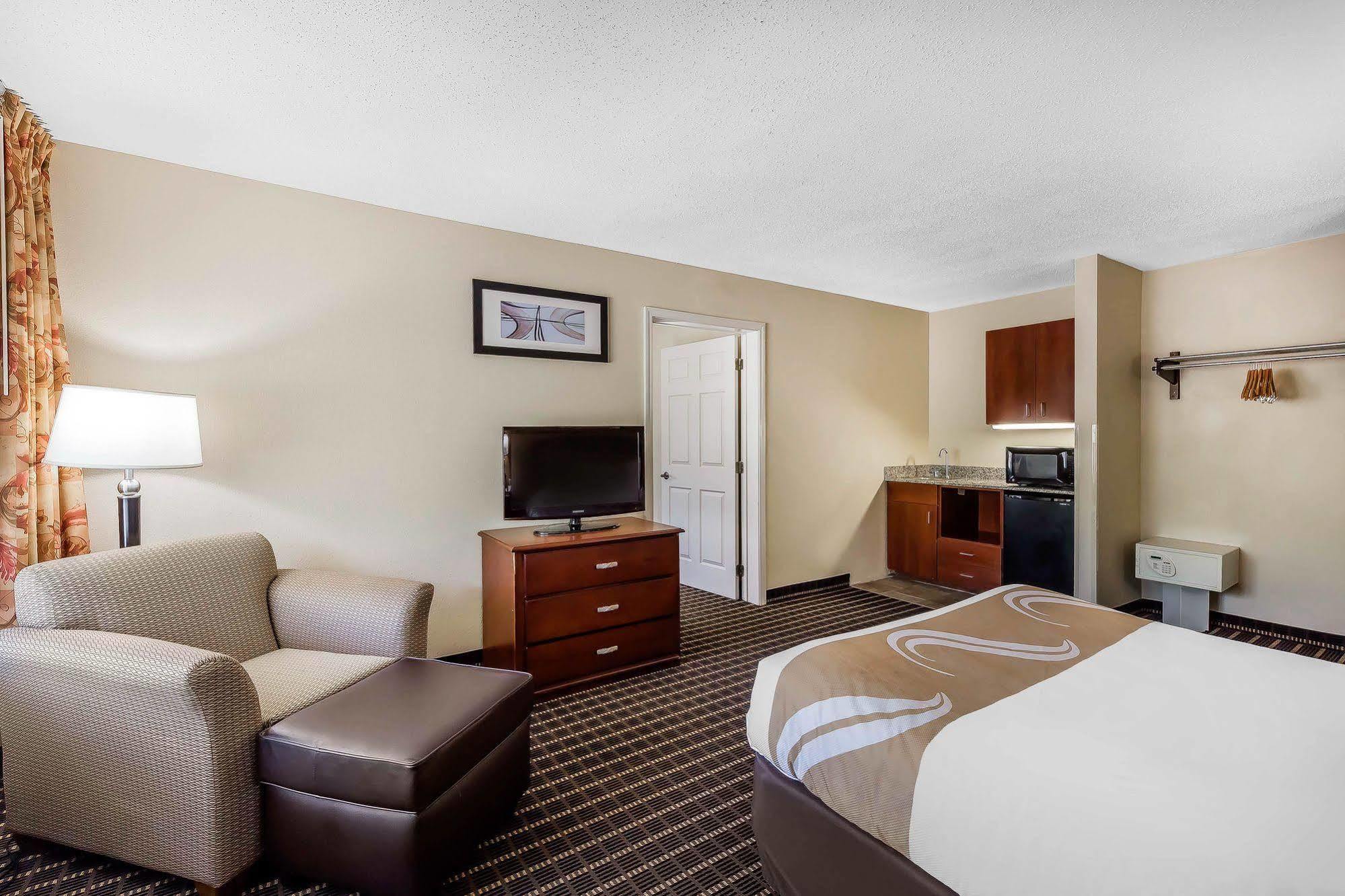 Quality Inn & Suites Sevierville - Pigeon Forge Exterior photo