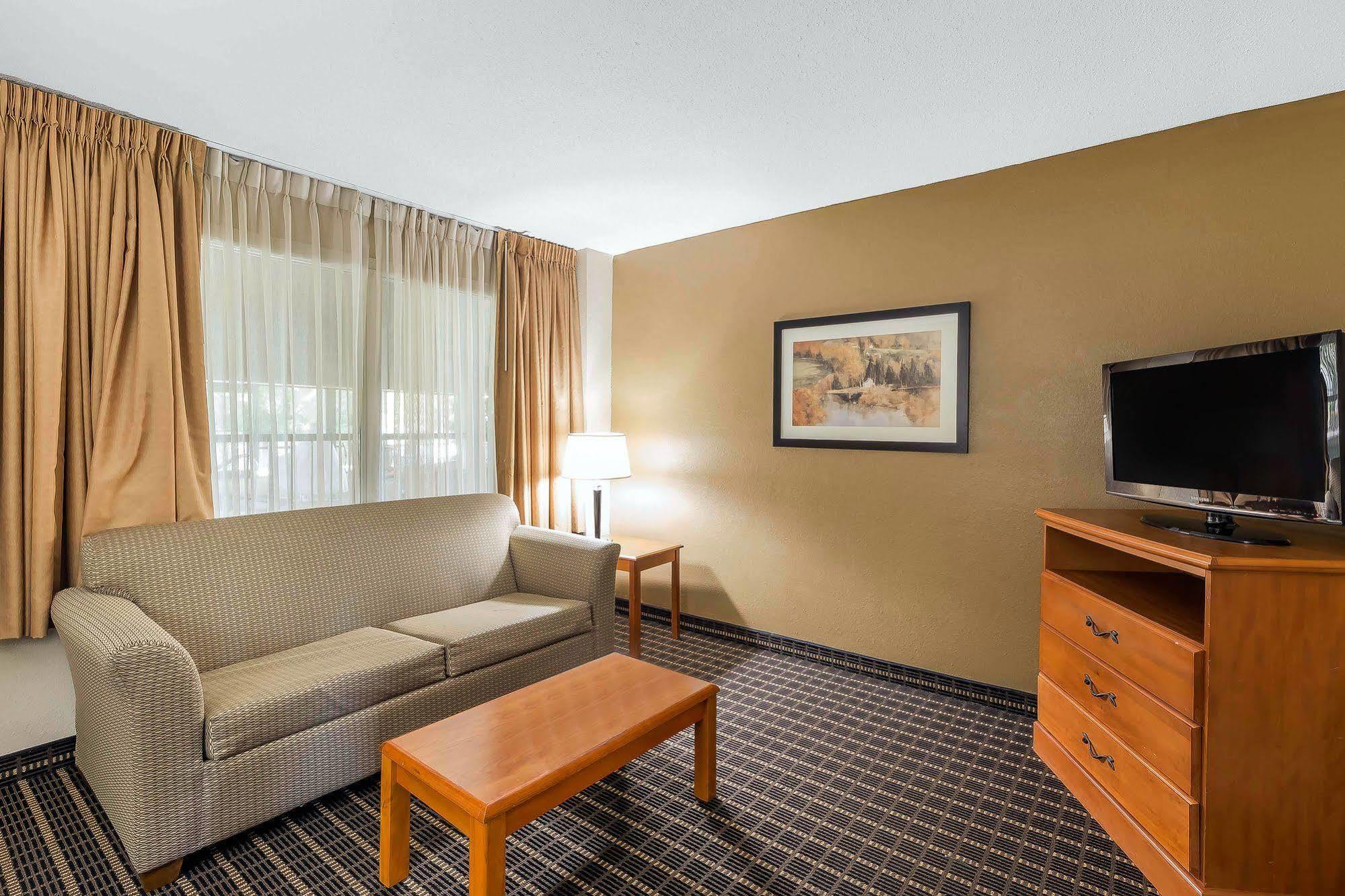 Quality Inn & Suites Sevierville - Pigeon Forge Exterior photo